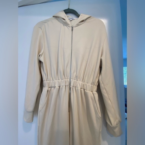 WeWoreWhat Jumpsuit - Picture 3 of 9